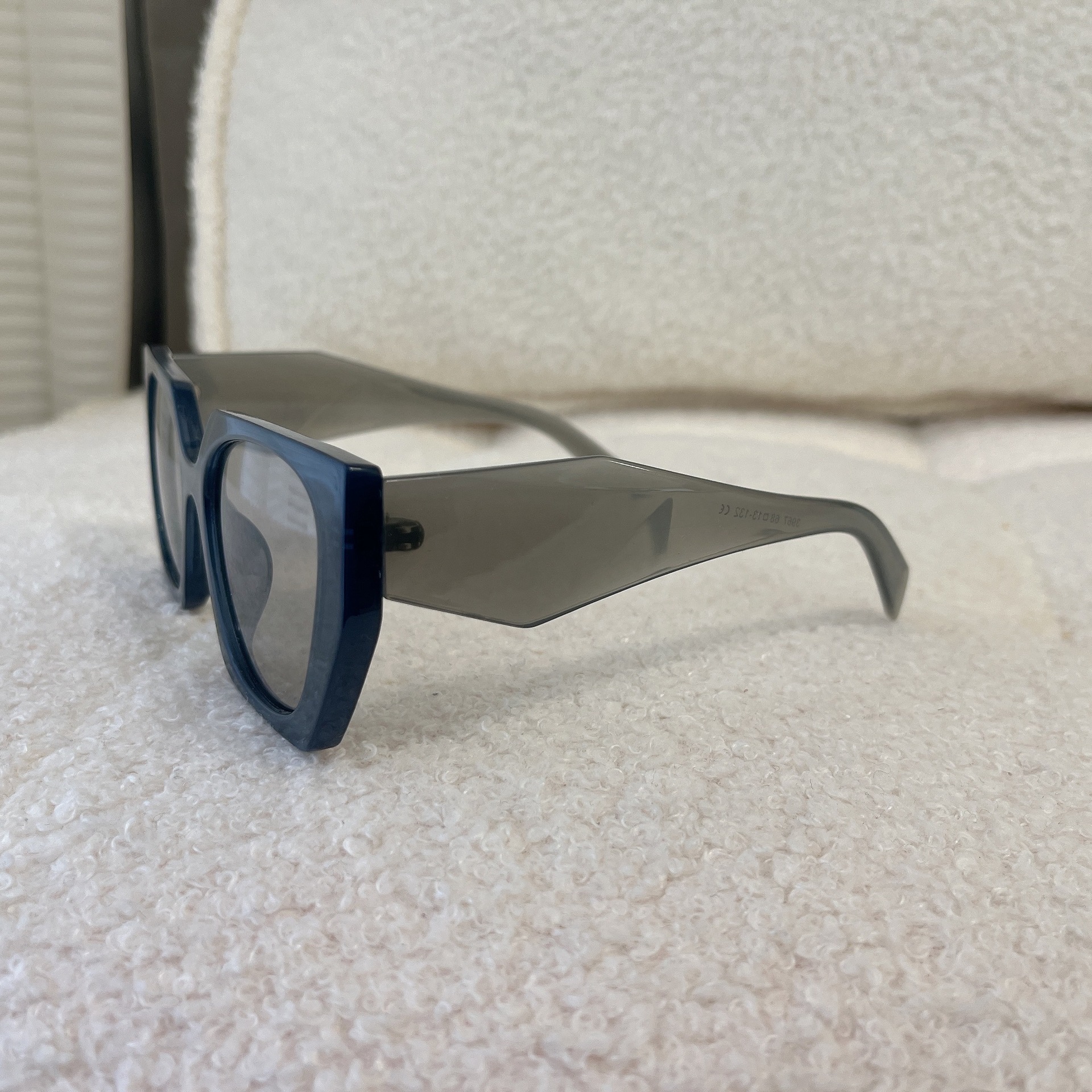 El nuevo pra a juego de color del mismo párrafo gafas de sol de marco cuadrado de comercio exterior uv400 gafas de sol retro transfronterizas personalizadas por el fabricante