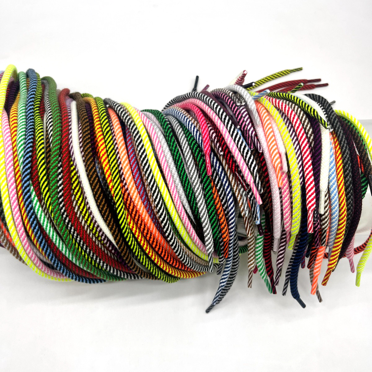 48 colores 5mm poliéster algodón color zebra cuerdas redondas cuerdas trenzadas de rosca de color medio cuerdas de cabeza transparentes cordones de zapatos