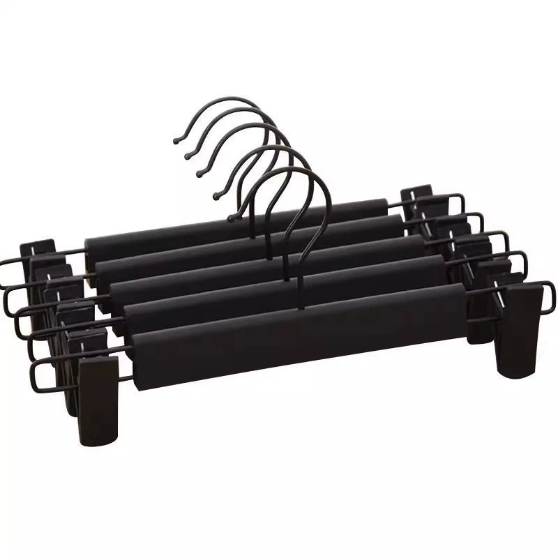 Powerful hanger, matte plastic trousers for home use for elementary school students