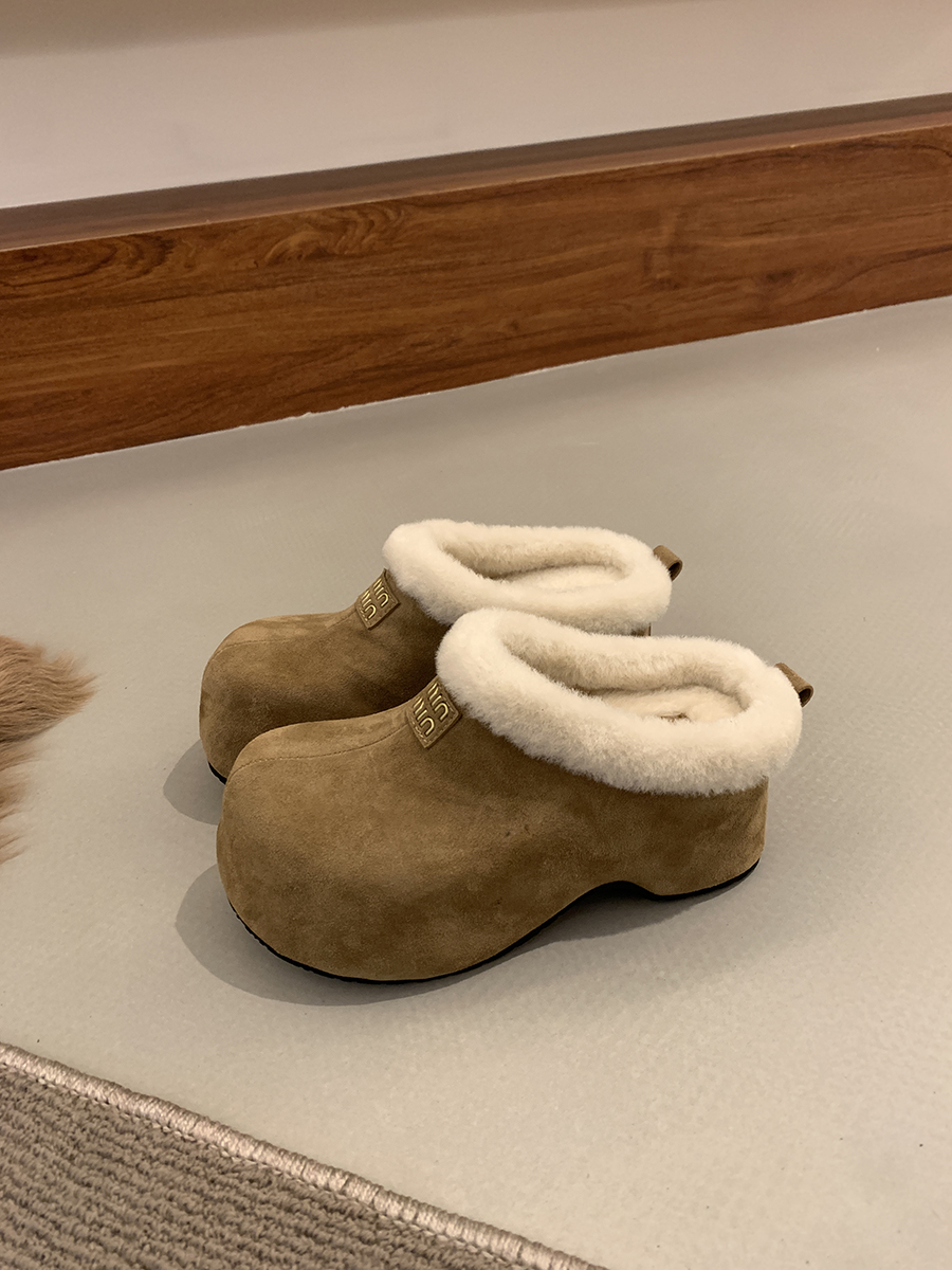 El hombre pequeño aumenta 6 cm en el interior de los zapatos birkenstock de cuero. las mujeres usan zapatos de algodón de otoño e invierno con terciopelo. retro Sen es un remolque de algodón baotou.