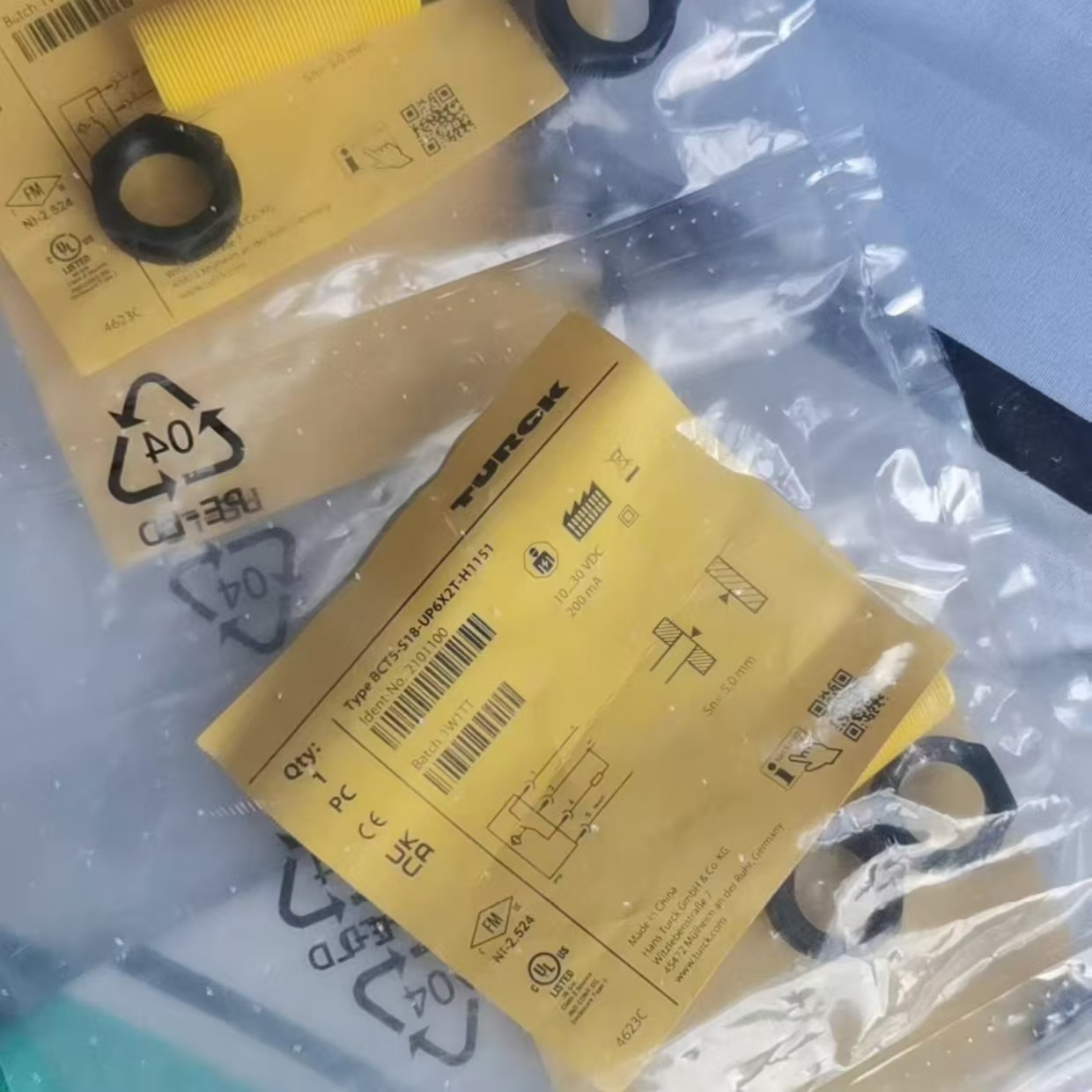 NI30U-MT30-AP6X-H1141 NI20U-M30-AP6X FCS-G1/2A4P-LIX-H1141