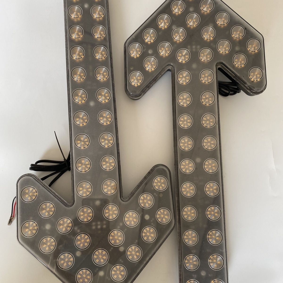 新款箭头灯 LED导向箭头灯24V诱导灯12V箭头指示灯车载