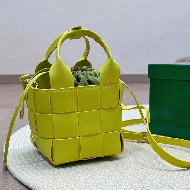 In-Stock Bv Genuine Leather Woven Tote Basket Bag 2025 New Bucket Bag Plaid Trendy Bag Crossbody Shoulder Bag Cross-Border