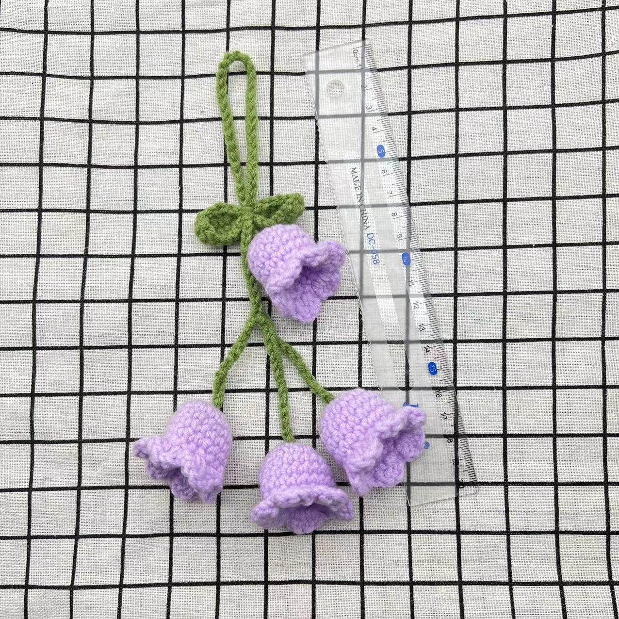 4 flores de color púrpura