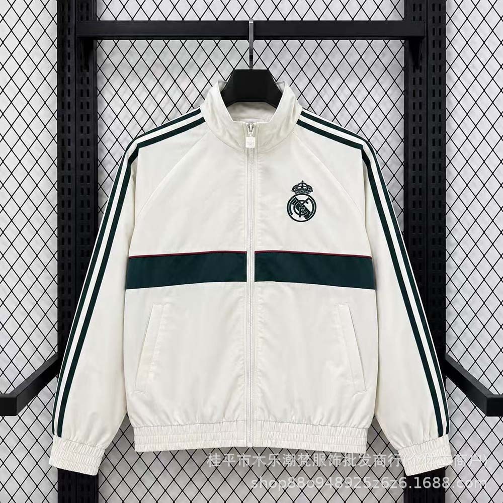 New 26 Real Madrid jacket, waterproof, retro-style soccer jersey with embroidery, long-sleeved, suitable for spring and autumn, soccer uniform, windbreaker, warm-up and game attire