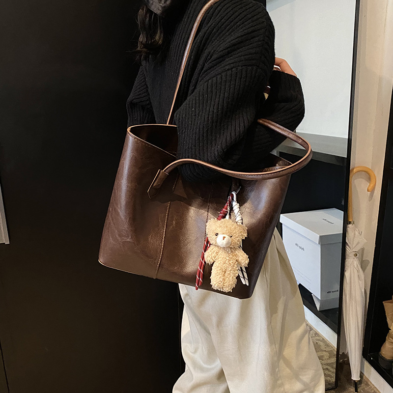 Bolso de trabajo de alto nivel, invierno 2024 nuevo estilo versátil bolso de hombro bajo la axila, bolso popular de este año