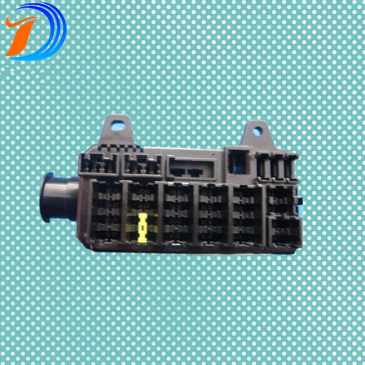 汽车保险盒熔断器盒新能源BX2241