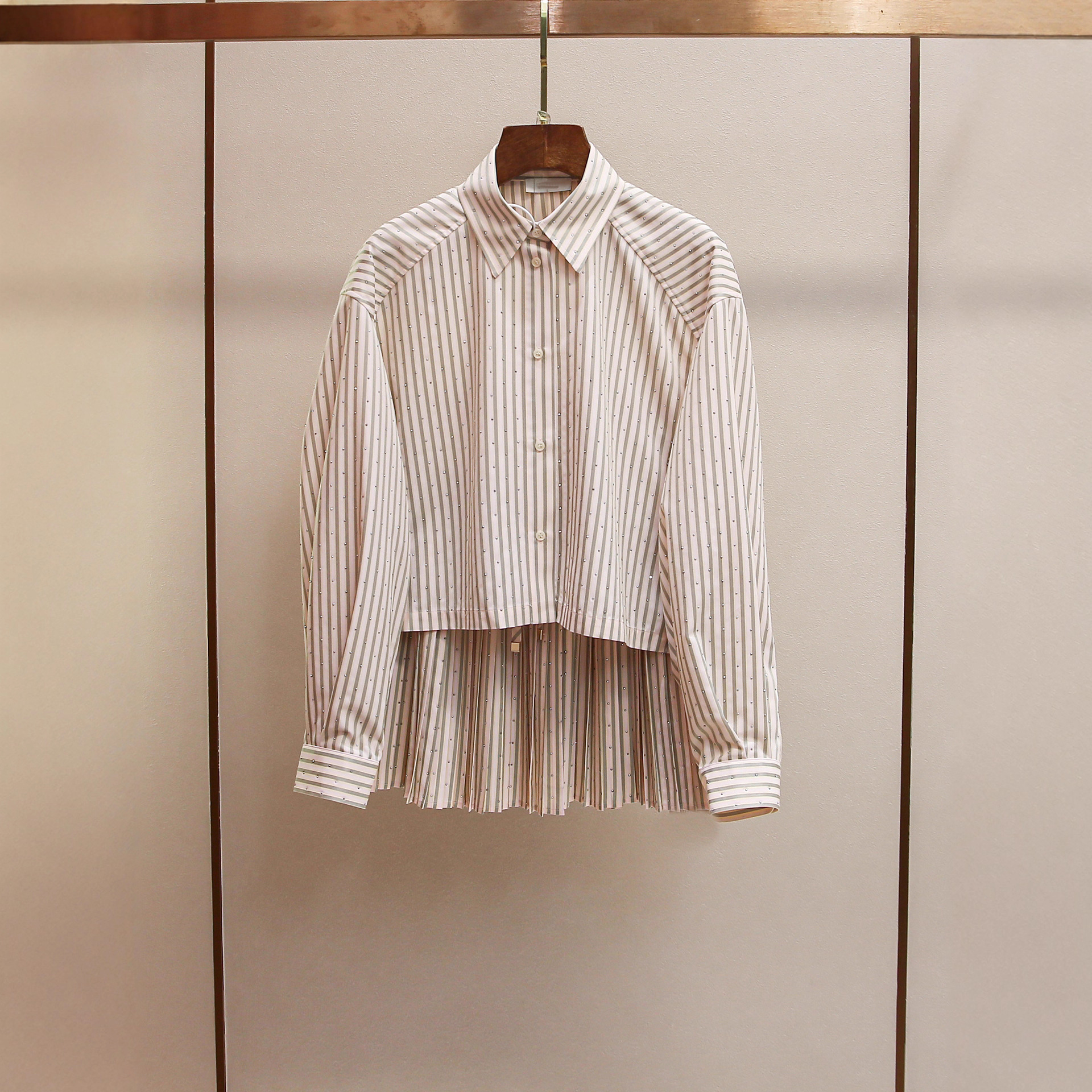 S's New Spring Style French Casual Preppy Style Hot Diamond Stripesd Shirt + Short Pleated Skirt Suit