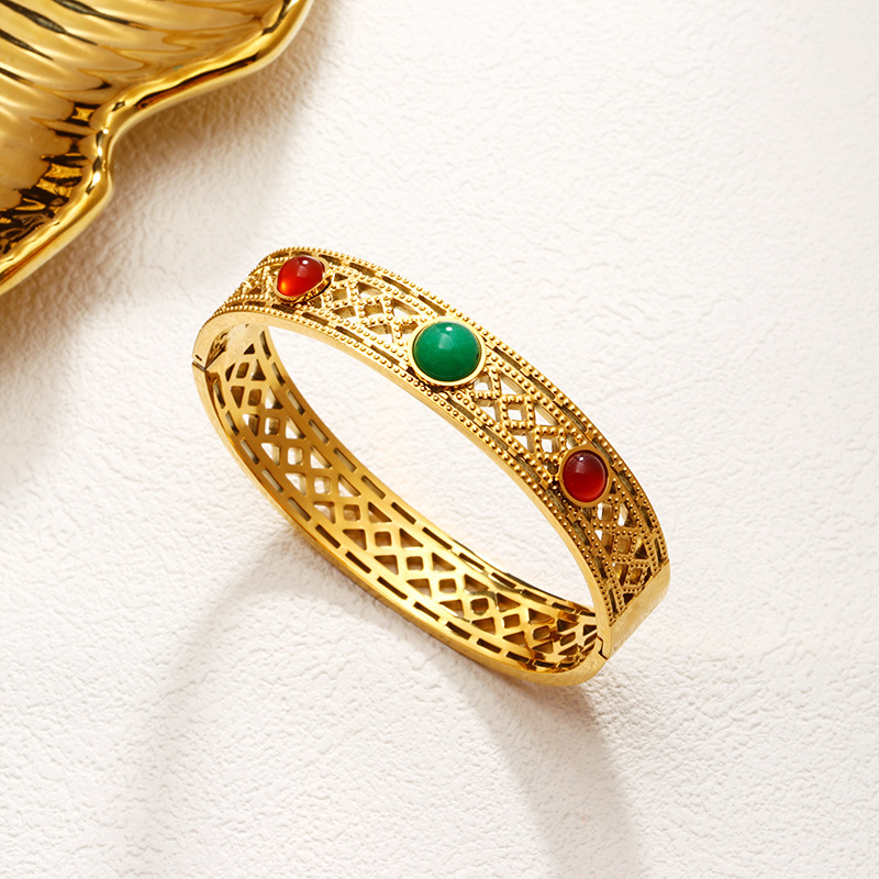 50 세 개의 보석 팔찌 골드