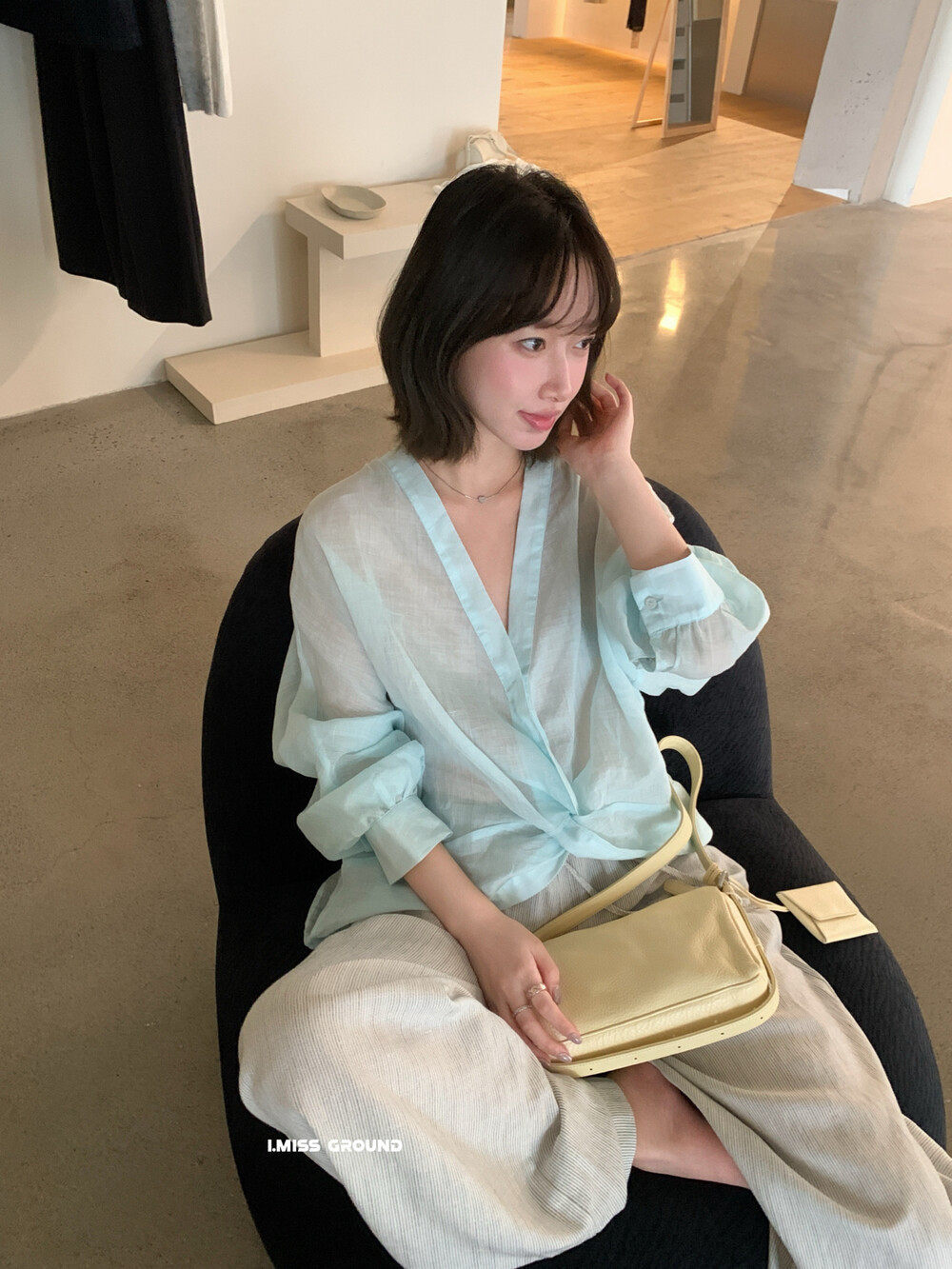 Áo sơ mi nữ dài tay cổ V chất liệu ramie thoáng mát, thiết kế nút thắt phía trước, form rộng — Xanh nước biển, màu hồng, màu cam chi tiết 16