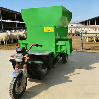 牛羊场自动撒料车三立方电动撒草机养殖饲料抛料机蛟龙式双面出料