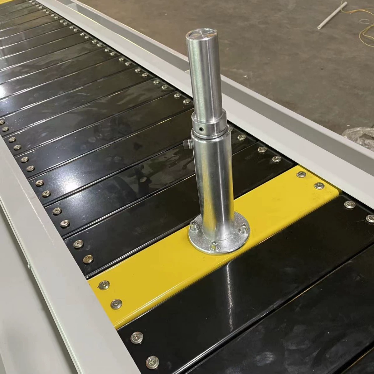 Нистандартная производственная линия производителя по сборке аккумуляторных автомобилей Линия по сборке скутеров Линия по сборке велосипедов