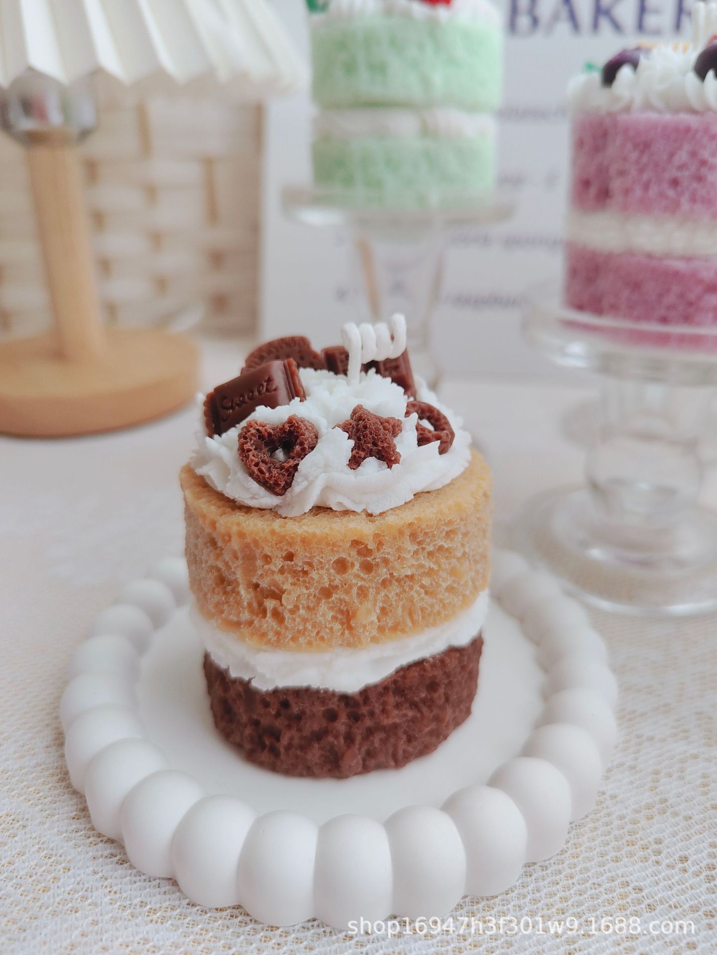 Soy Wax Material Cake Pattern Elegant, Lady Style Elegant Lady Cake Soy Wax Scented Candle