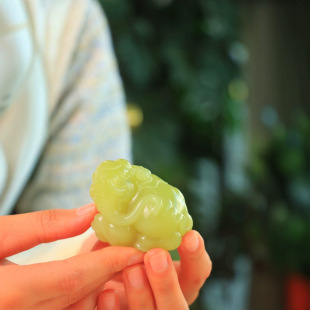 Jin Yu Tang Xinjiang Hetian Jade Collection Grade Xinjiang Ruoqiang Huangkou Play Pieces Greasy Soft and Invincible