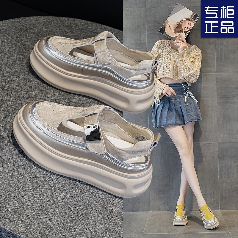 여성을위한 스포츠 아빠 샌들 2025 새로운 여름 중공 흰색 신발 두꺼운 밑창 통기성 캐주얼 발가락 구멍 신발