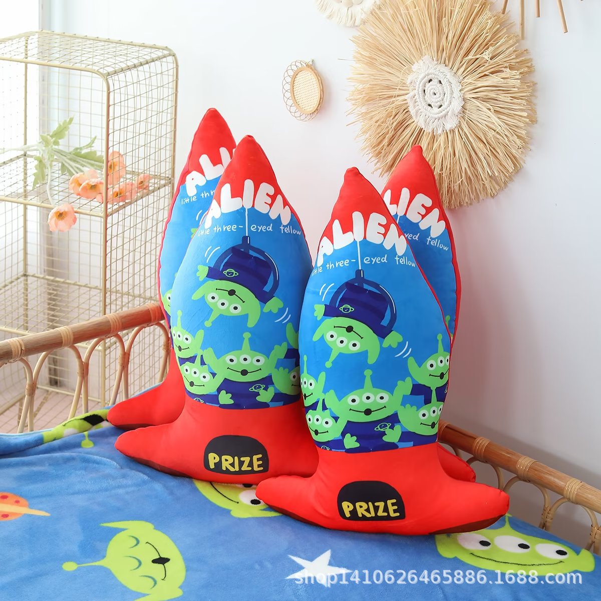 Cartoon cute rocket
