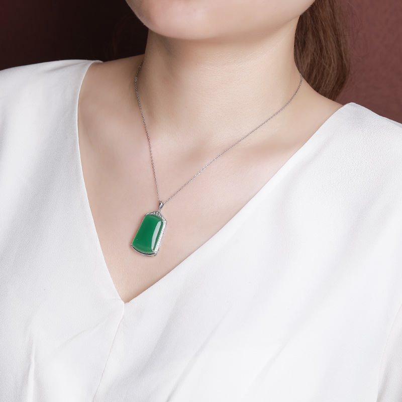 Mặt dây chuyền bạc S925 hình hươu đính đá chalcedony xanh – phong cách cổ điển sang trọng — Chalcedony xanh (không có chuỗi)