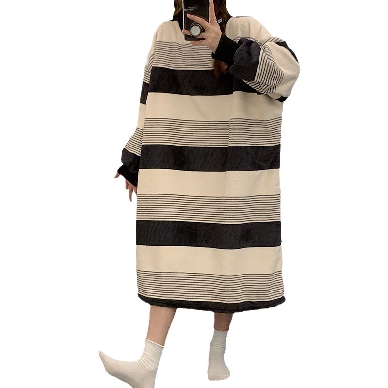 Otoño e Invierno espesado caliente MIDI vestido de las mujeres camisón franela lindo rayas suelta pijamas tiktok al por mayor