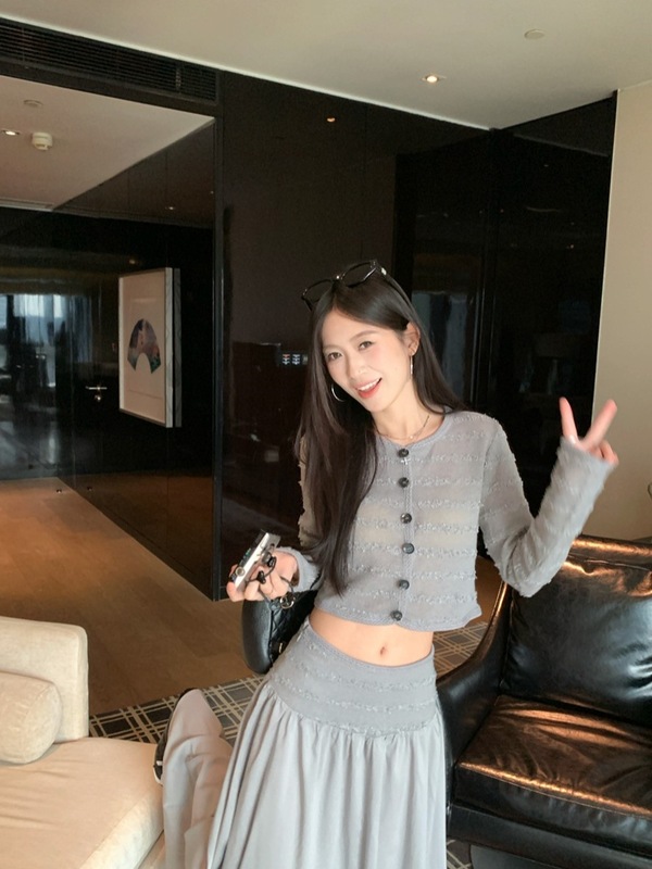 2025新款甜美风套装单排扣长袖针织衫女秋季高腰垂感半身裙两件套|undefined