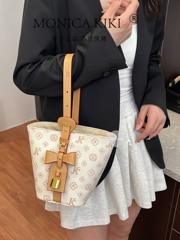 Monica Kiki ソースファクトリー ヨーロッパステーション オールドフラワー 2025 新しい多用途ショルダー脇の下バケットバッグ女性ニッチ|undefined