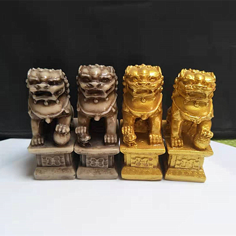 树脂狮子销售 仿古做旧款和仿铜仿金款门狮 可适用风水和装饰方面
