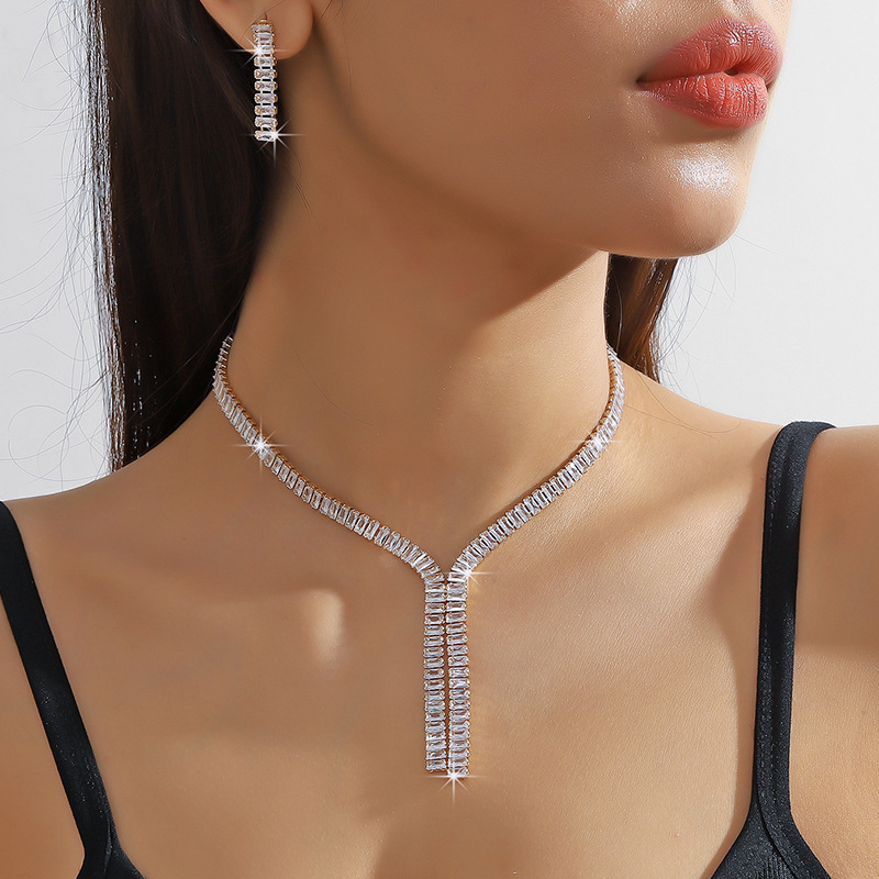 42g Weight Artificial Rhinestones Inlay Material Jewelry Set Classification Earrings + Necklace Quantity Holiday, Banquet Occasion Copper Material Geometric Pattern Women's Gender Plating Design Simple Style Style Copper Plating Geometric Artificial Rhinestones Jewelry Set 7