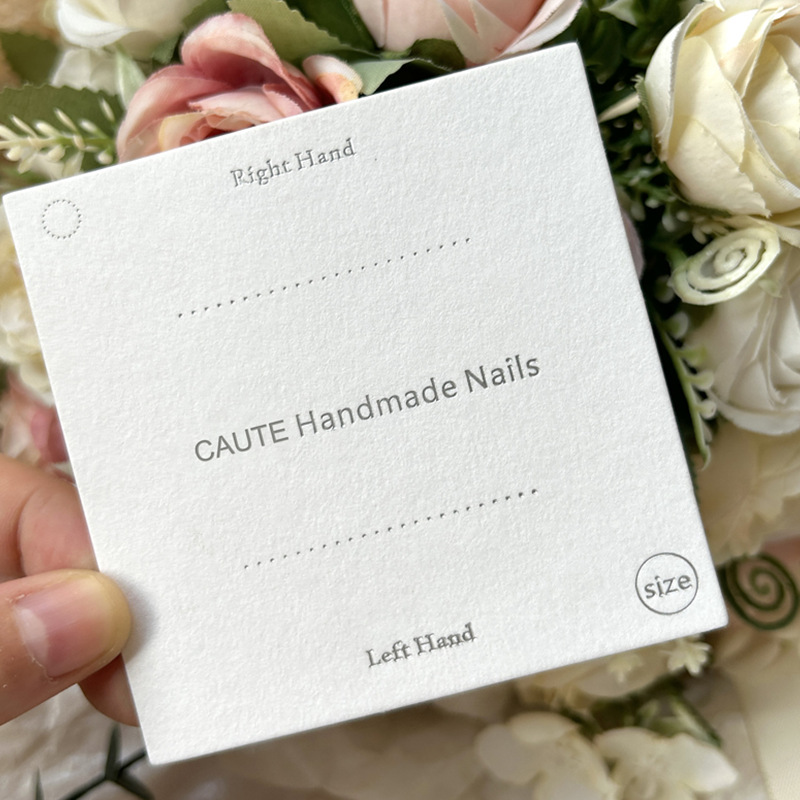 特种纸凹凸烫金穿戴甲卡纸美甲展示卡片高档玫瑰背景卡设计包装