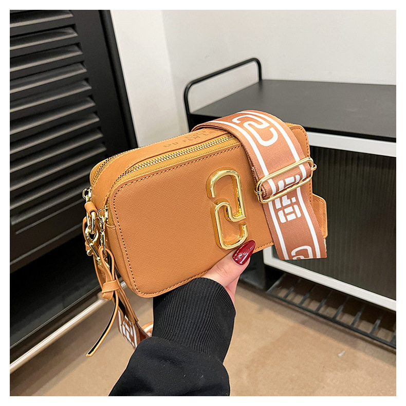 Comercio exterior transfronterizo 2025 nuevo bolso de cámara de moda simple y versátil europeo y americano, bolso de mensajero de diseño de nicho de tendencia