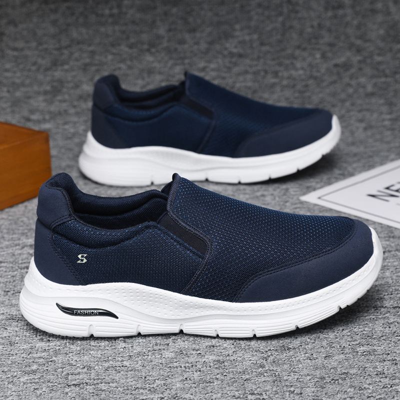 Three-color Men's Shoes Casual Trendy Solid Color Shoes in stock plus size Lightweight and Sliding Lightweight Sports