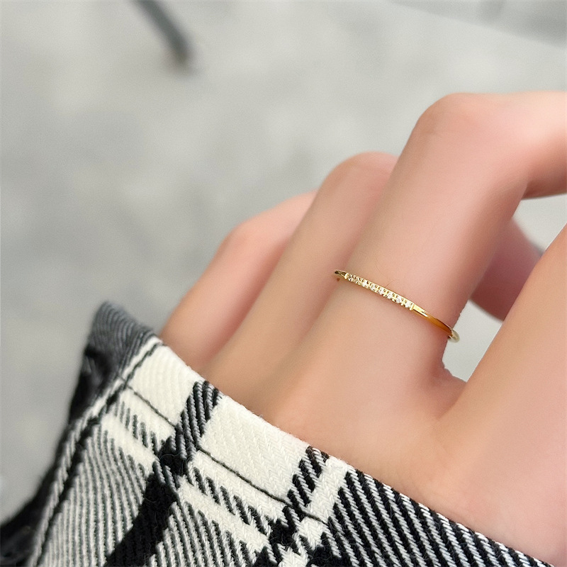 Simple Style Round Titanium Steel Gold Plated Artificial Diamond Rings display picture 1