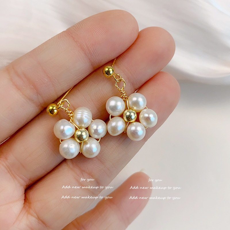 1 Pair Elegant Flower Freshwater Pearl Handmade Drop Earrings display picture 1