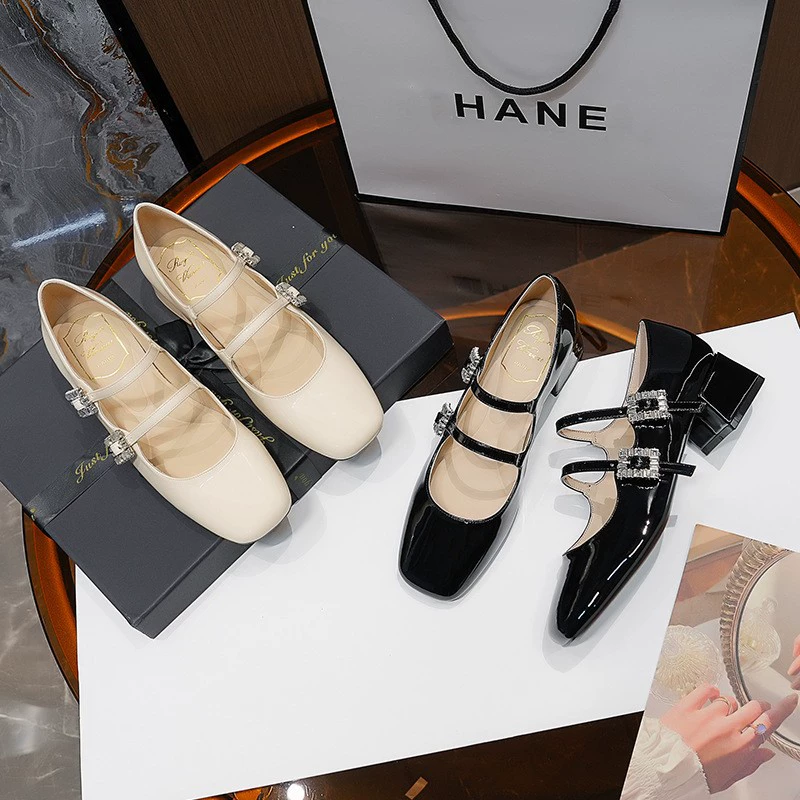 Овчинная версия квадратной головы из натуральной кожи со стразами с мелкими туфлями