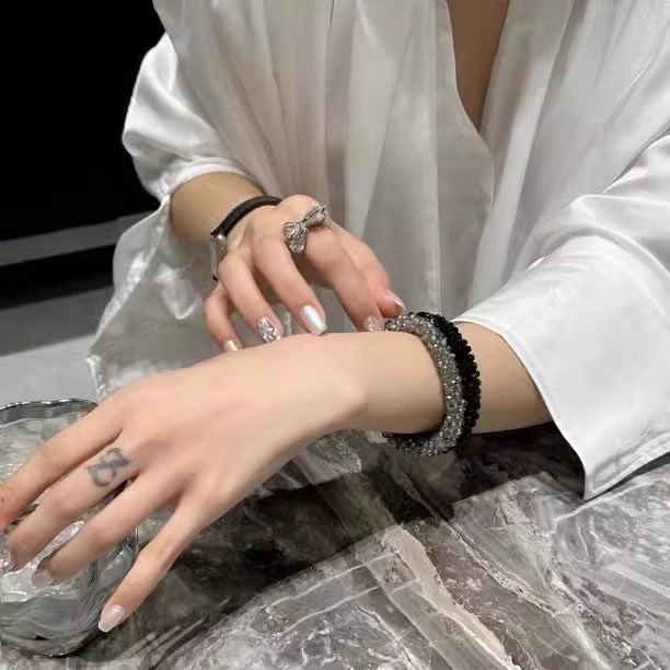 Crystal exquisito con cuentas anillo de cabello de mujer banda de goma de cabello brazalete de cabello de doble uso joyería de cabello de diamante joyería de cabello de cabello