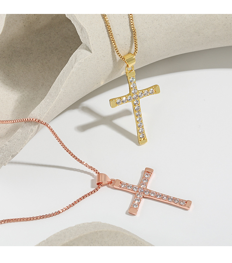 Copper Material Fashion Cross Copper Rhinestones Pendant Necklace