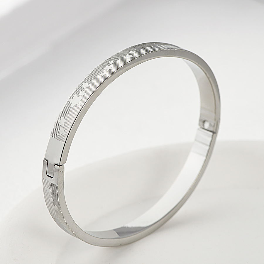 25g Weight Bangle Classification Titanium Steel Chain Material 1 Piece Quantity Holiday, Daily Occasion Titanium Steel Material Star Pattern Women's Gender Plating Design Basic, Classic Style Style Basic Classic Style Star Titanium Steel Bangle In Bulk 12