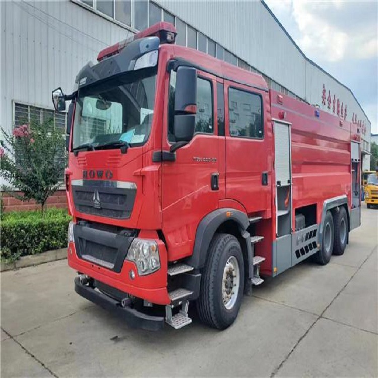 4 toneladas de camiones de bomberos de polvo seco GuoLiu rojo ChengLi marca de fábrica de embalaje convencional diesel de garantía nacional