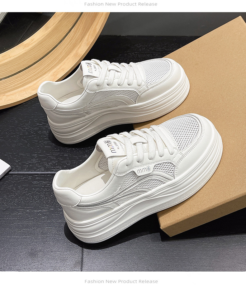 Zapatos blancos transpirables de verano para mujeres en 2026 nueva versión coreana de zapatos deportivos casuales ultraligeros y gruesos.