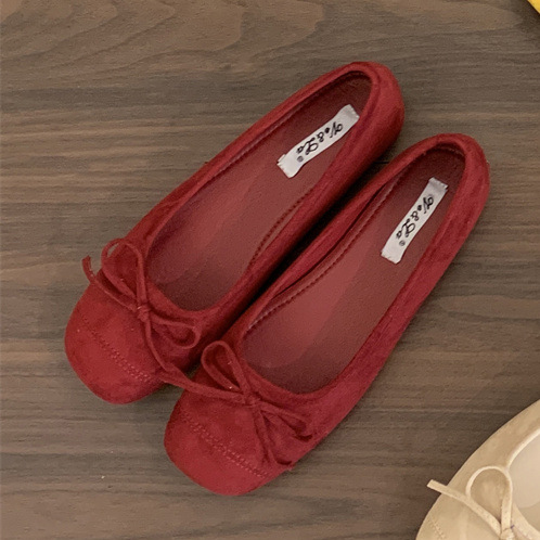 Zapatos individuales rojos de gamuza primavera para mujer nuevo estilo boca baja un pedal retro suave estilo de hadas ballet zapatos de frijoles planos