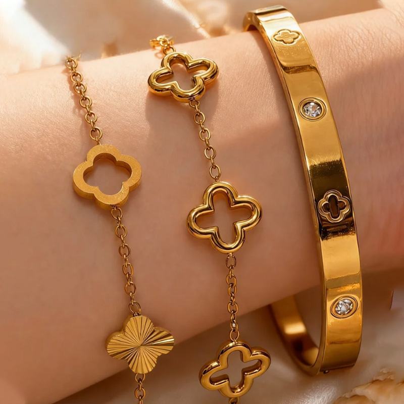 High-End Four-Leaf Clover Gold Bracelet Set, Waterproof, Non-Fading, Stainless Steel, Niche Design, Versatile Jewelry High-End Four-Leaf Clover Gold Bracelet Set, Waterproof, Non-Fading, Stainless Steel, Niche Design, Versatile Jewelry