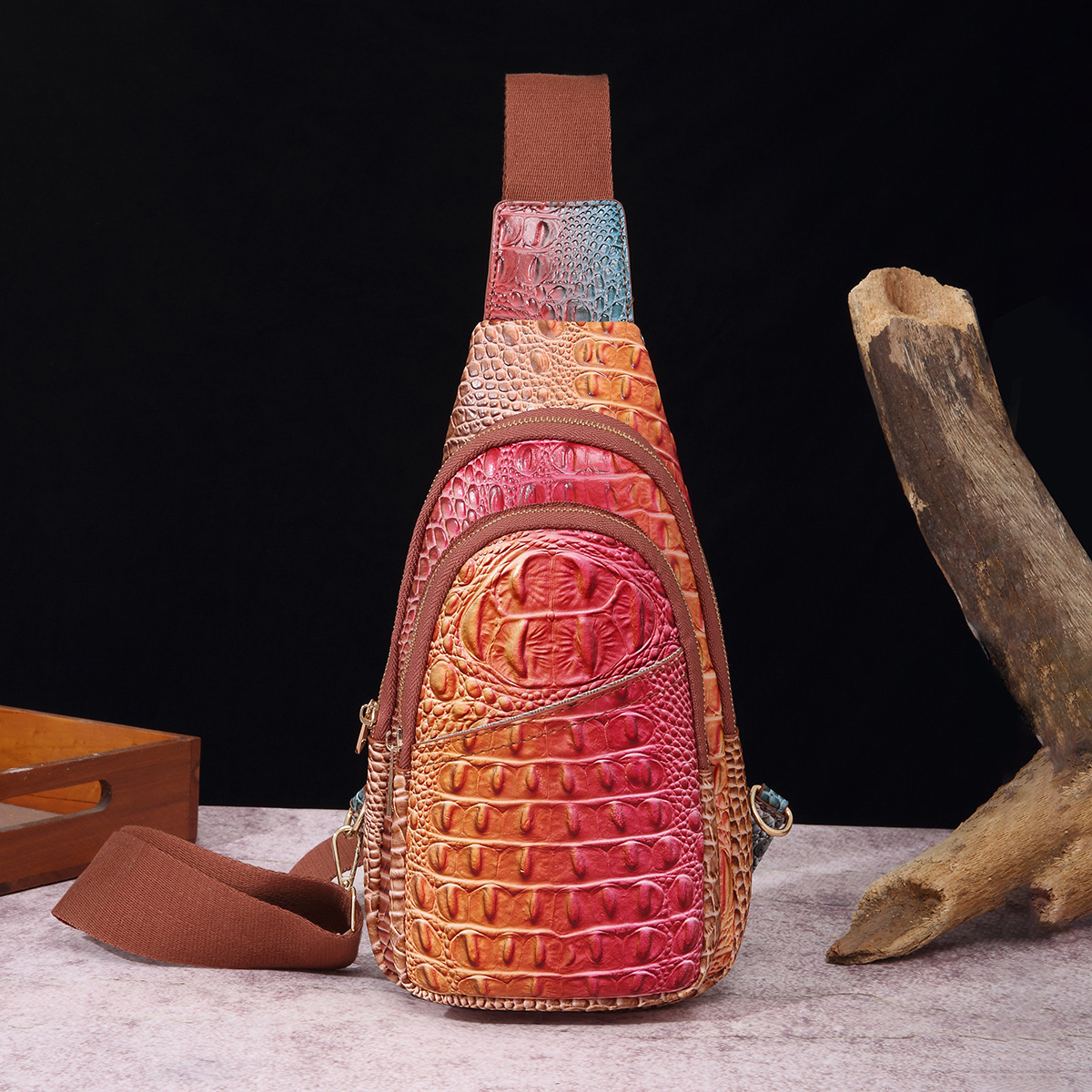 Retro Women's Chest Bag With Crocodile Pattern And Wide Strap_voghion.com