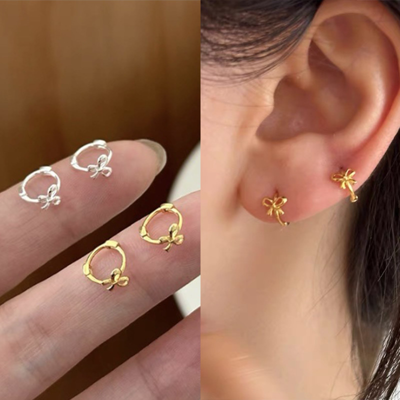 Sophisticated small cute design universal earrings with bow