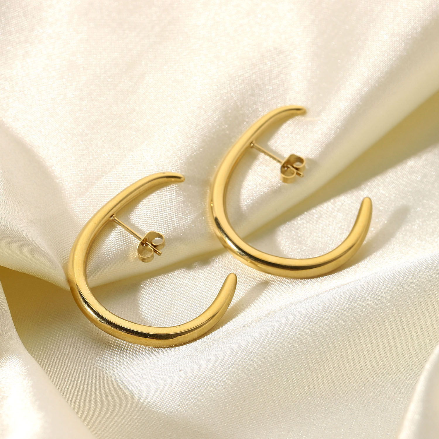 Fashion All-match Stainless Steel 14k Gold Personality C-shaped Hook Earring display picture 4