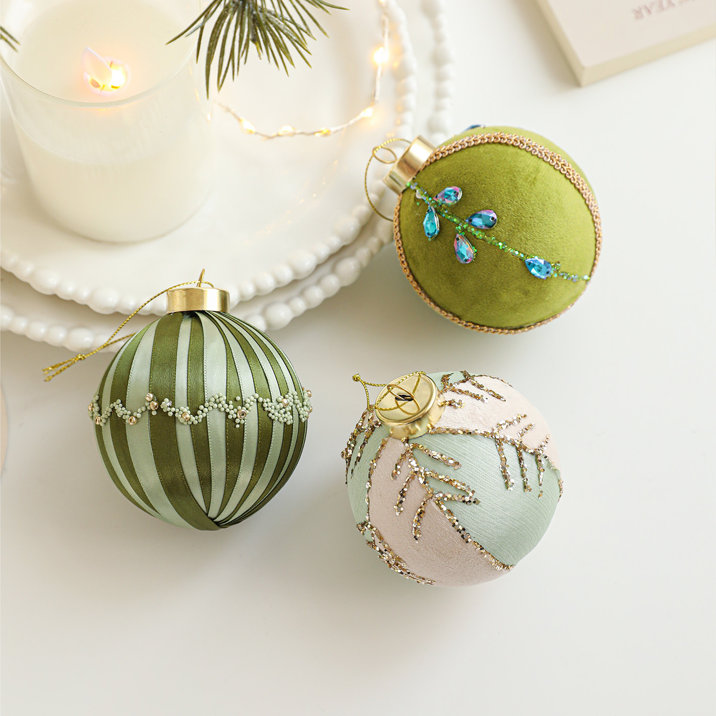 Nuevos productos transfronterizos de 8CM bolas de Navidad polvo adhesivo bolas de espuma de hongos colgante de espuma de bolas de Navidad decoración de árbol de Navidad