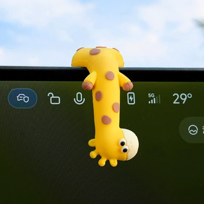 Car interior decoration items: cute cartoon eye-catching giraffe car dashboard screen decoration (Car ornaments) - giraffe-lying-down-ornament-a-standout-piece