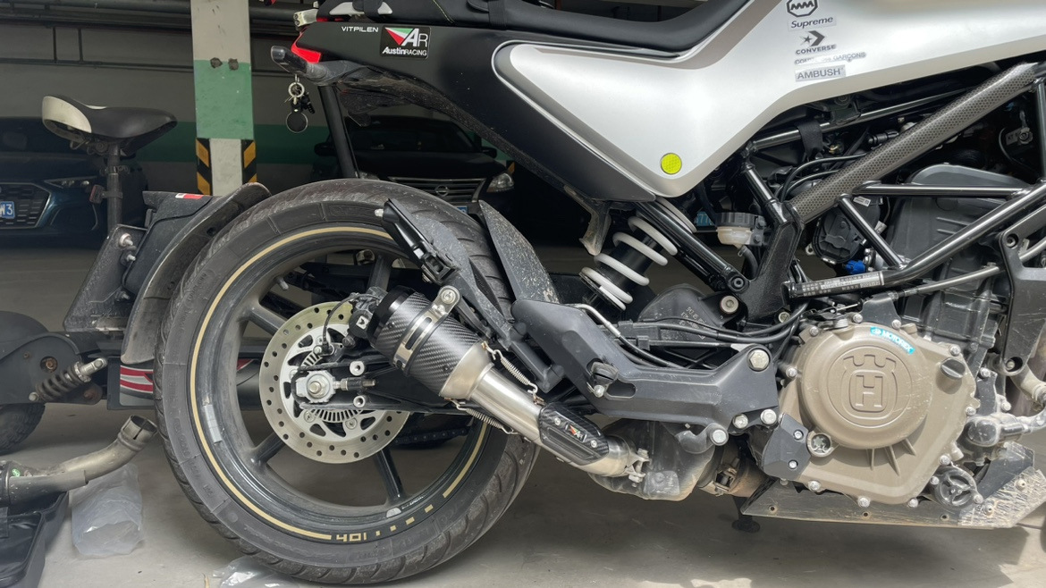 New Model Rc390 390Adv Husqvarna 401 Mid-Section Modified Sc Scorpion Ar Exhaust Pipe
