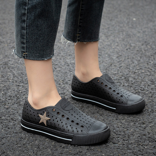 Croc Shoes Men's Summer Soft Sole Hollow Wading Shoes Baotou Couples Beach Shoes Lightweight Men's and Women's Casual Crocs