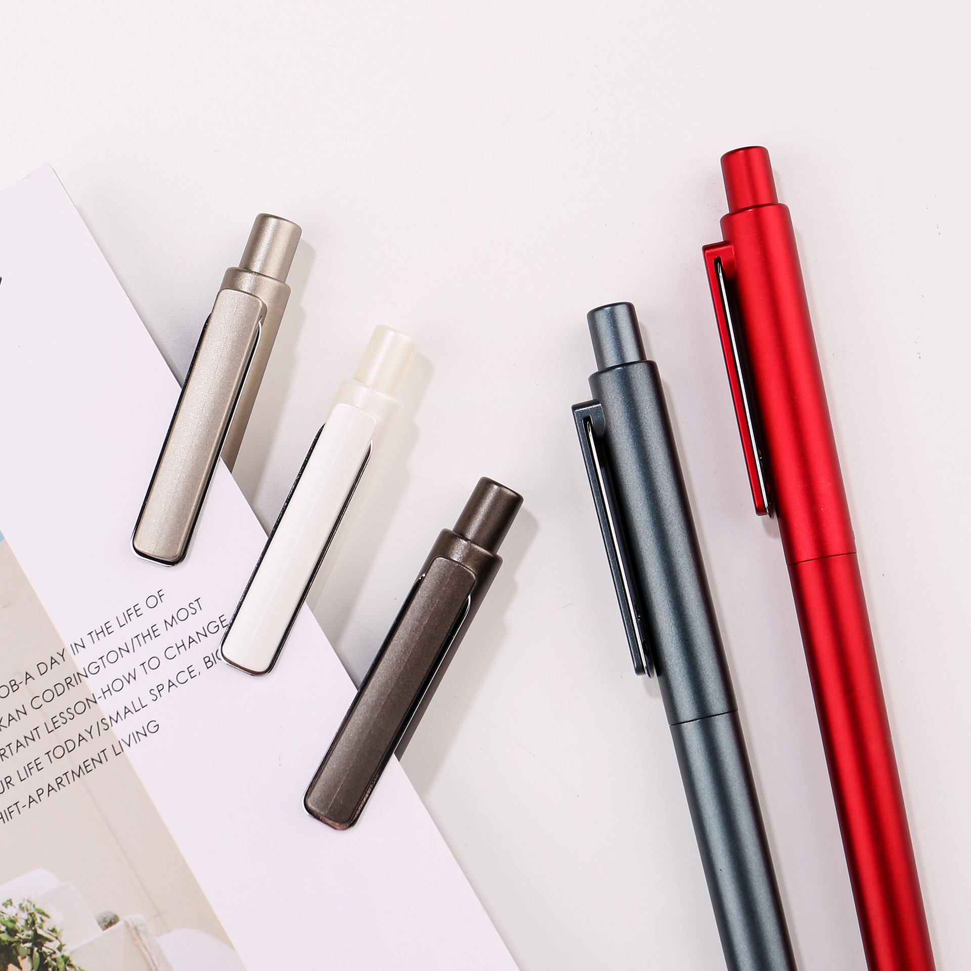 무거운 느낌의 젤펜, 연속 잉크 비즈니스 카본 블랙 서명 펜 회사 선물 광고 펜 로고 인쇄 가능