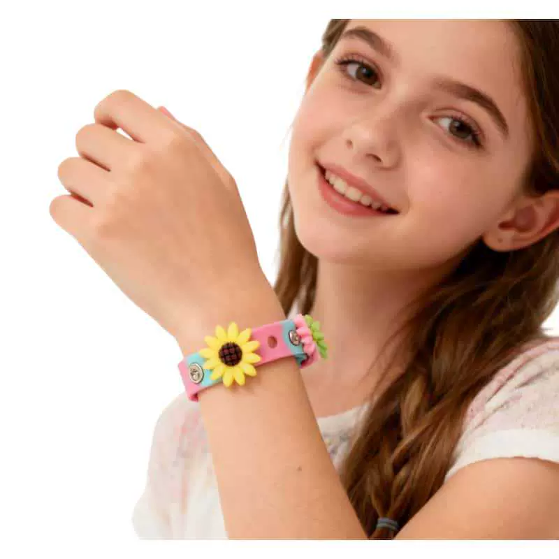 夏季新款PVC洞洞手环儿童篮球足球手腕带小卡通可爱手环轻巧便携