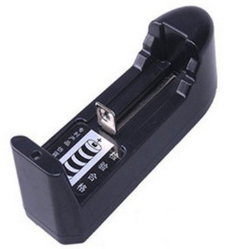 正品手电筒充电器.3.7线充 18650电池单槽万能充电器工厂批发