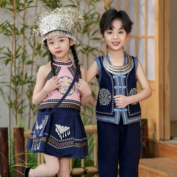 Girls suit + bag